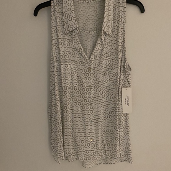 Top - Picture 1 of 2